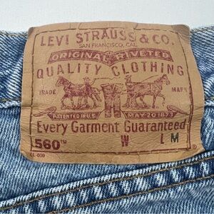 Vintage 90s Levi’s 560 Loose Fit Mom Jeans Light Wash USA 11 JR